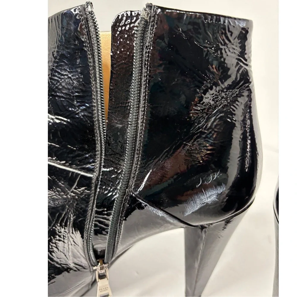 Prada Black Crinkled Patent Leather Square Toe Ankle Boots‎ 39 Heel 1I746L